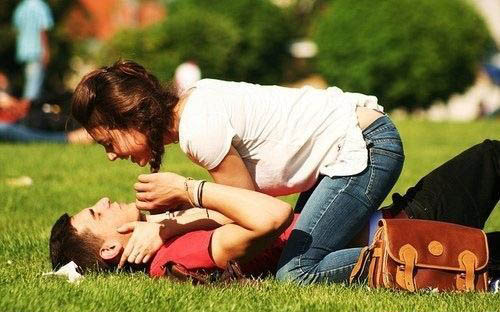 Искрена љубовна прегратка